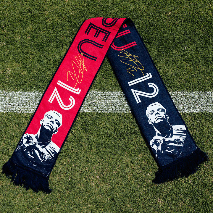 C.POMPEU OFFICIAL PLAYER SCARF