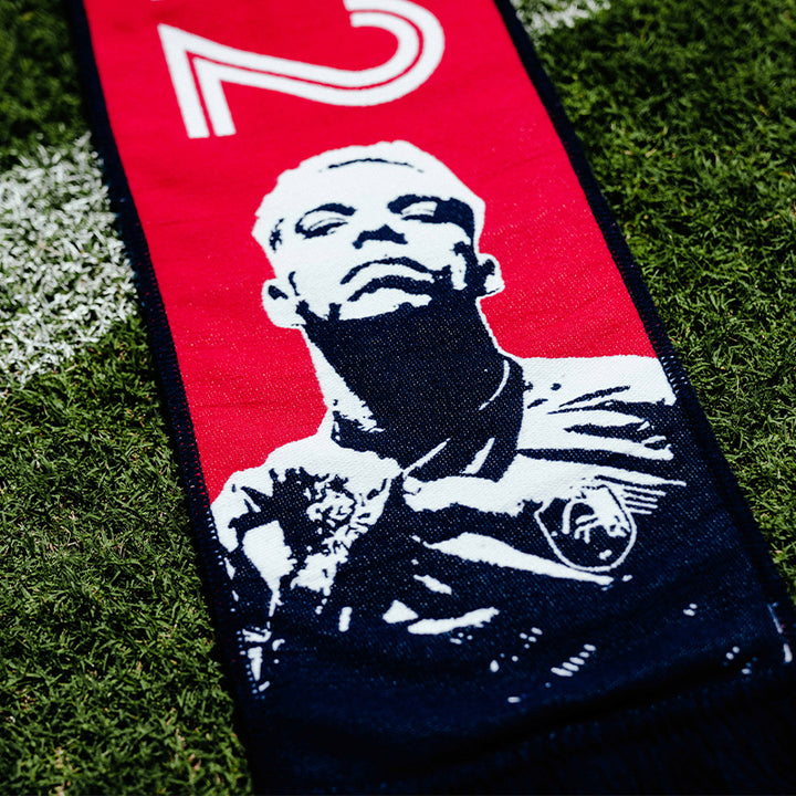 C.POMPEU OFFICIAL PLAYER SCARF